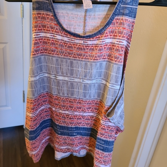 Sleeveless tribal boho earthy printed tank… - Picture 2 of 7